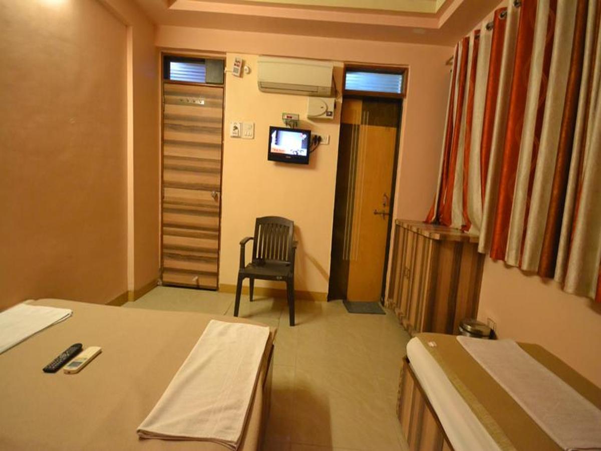 Hotel Sai Hari Prasad Shirdi Exterior foto
